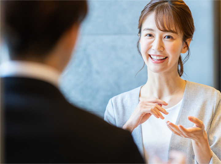 女性カウンセラーの画像